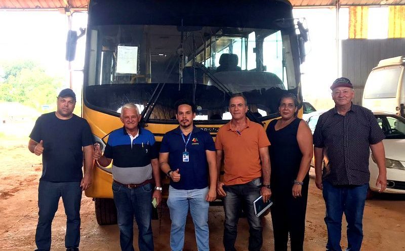 Cacaulândia: Prefeitura Celebra a Aprovação Total dos Ônibus Escolares em Vistoria do Detran